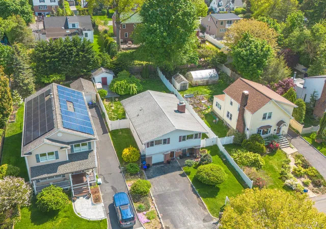 Photo 3 of Single family home for sale at 31 Stevenson Ave, Greenburgh, NY 10530 | MLS# 1005805 | Listing updated on 2026-09-13
