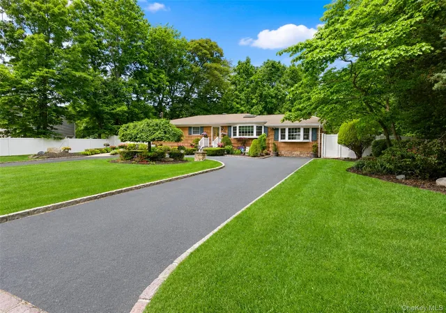 2nd image of 9 Holly St, Centereach, NY 11720 | MLS# 1005819