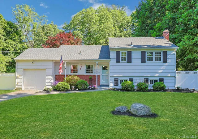 Homes for sale in Yorktown, NY | 2798 Holly Dr, Yorktown, NY 10598 | MLS# 1005822