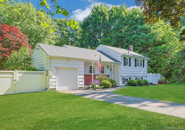 Homes for sale in Yorktown, NY | 2798 Holly Dr, Yorktown, NY 10598 | MLS# 1005822