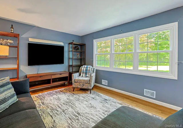 Homes for sale in Yorktown, NY | 2798 Holly Dr, Yorktown, NY 10598 | MLS# 1005822