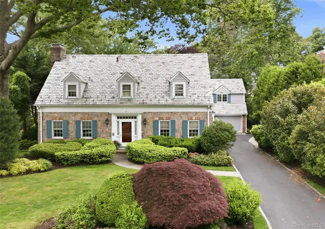 Photo 1 of Single family home for sale at 61 Mason Dr, Manhasset, NY 11030 | MLS# 1005851 | Listing updated on 2026-09-28