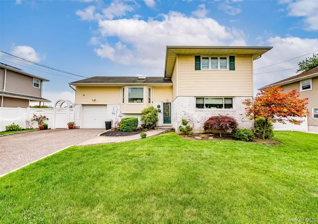 1st image of 6 Oneida St, Deer Park, NY 11729 | MLS# 1005855