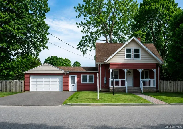 1st image of 22 Oakland Ave, Brookhaven, NY 11776 | MLS# 1005876