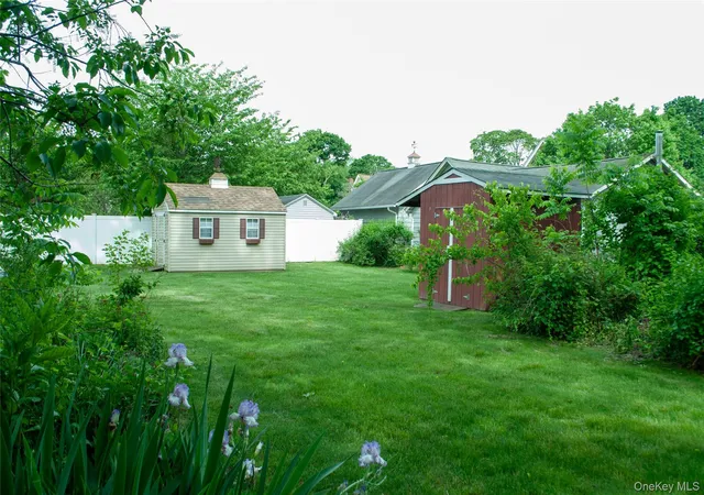 4th image of 22 Oakland Ave, Brookhaven, NY 11776 | MLS# 1005876