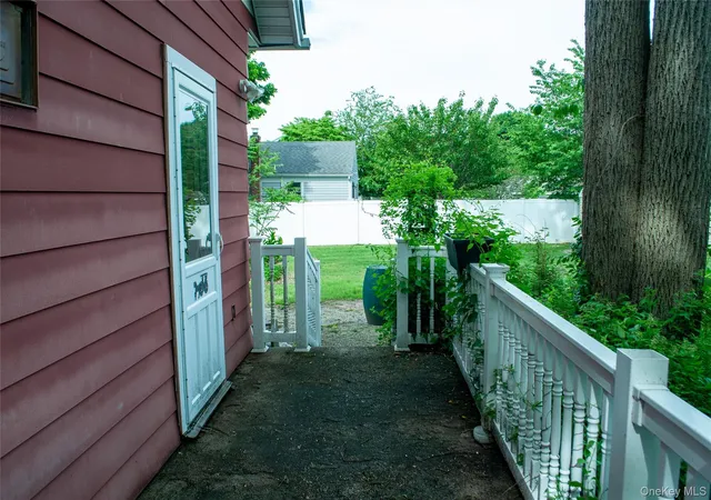 5th image of 22 Oakland Ave, Brookhaven, NY 11776 | MLS# 1005876