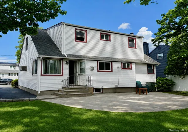2nd image of 6 Decatur St, Hempstead, NY 11575 | MLS# 1005882