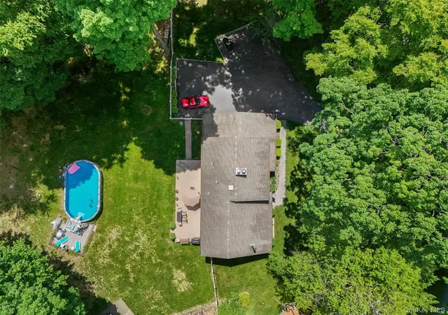 Photo 3 of Sale Pending at 90 Timberlane Ct, Yorktown, NY 10598 | MLS# 1005890 | Listing updated on 2026-10-17