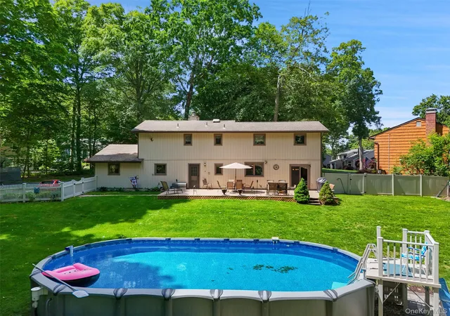 Photo 4 of Sale Pending at 90 Timberlane Ct, Yorktown, NY 10598 | MLS# 1005890 | Listing updated on 2026-10-17