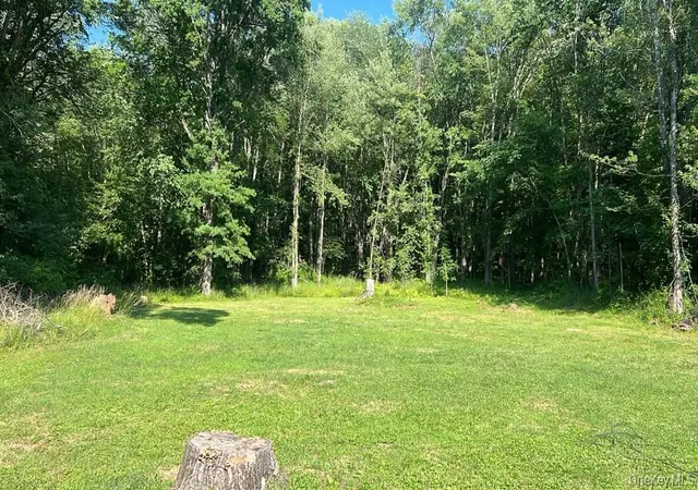 Photo 3 of Single family home for sale at 158 Sycamore Dr, New Windsor, NY 12553 | MLS# 1005897 | Listing updated on 2026-07-16