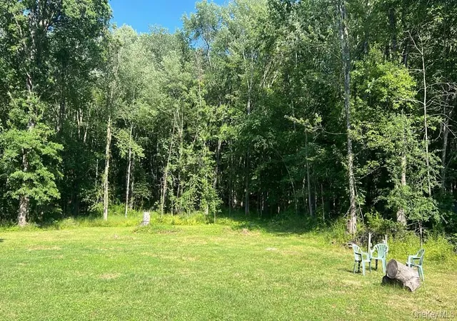 Photo 4 of Single family home for sale at 158 Sycamore Dr, New Windsor, NY 12553 | MLS# 1005897 | Listing updated on 2026-07-16