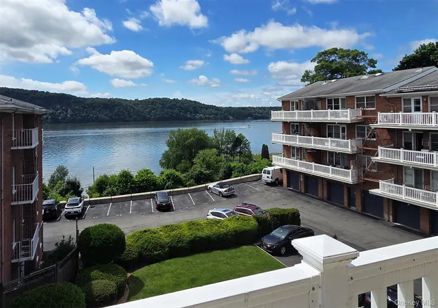 Homes for sale in Greenburgh, NY | 51 Maple Ave #3B, Greenburgh, NY 10706 | MLS# 1005902