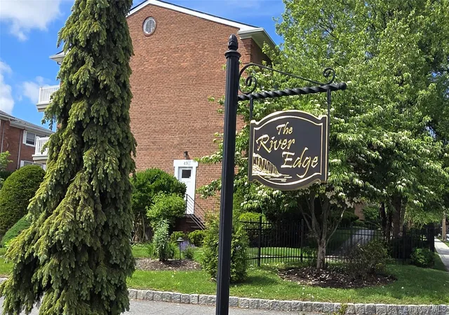 Homes for sale in Greenburgh, NY | 51 Maple Ave #3B, Greenburgh, NY 10706 | MLS# 1005902