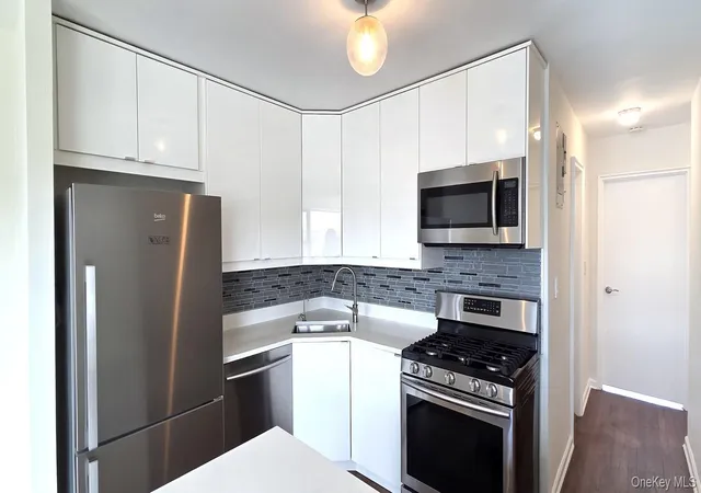 Homes for sale in Greenburgh, NY | 51 Maple Ave #3B, Greenburgh, NY 10706 | MLS# 1005902