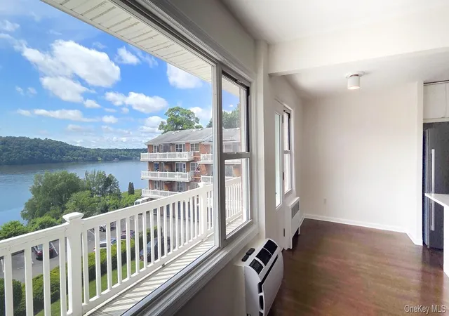 Homes for sale in Greenburgh, NY | 51 Maple Ave #3B, Greenburgh, NY 10706 | MLS# 1005902
