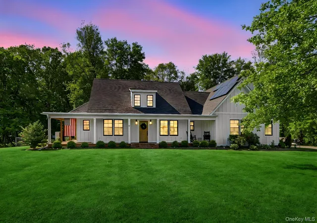 2nd image of 18 Barnstormer Ln, Red Hook, NY 12571 | MLS# 1005904