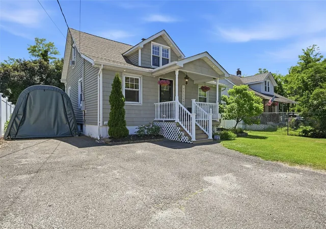 2nd image of 234 Islip Blvd, Islip Terrace, NY 11752 | MLS# 1005917