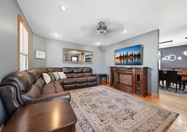 4th image of 234 Islip Blvd, Islip Terrace, NY 11752 | MLS# 1005917