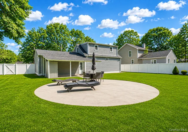4th image of 147 Baybright Dr E, Shirley, NY 11967 | MLS# 1005920