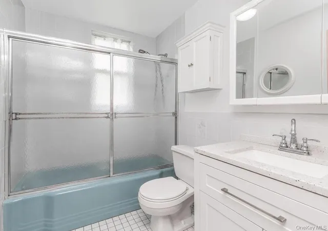Listing Photo 4 - Condo for sale in building located at 51 Tower Pl, Yonkers, NY 10703