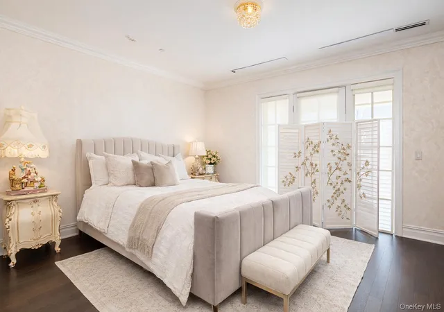 1st image of 3000 Royal Ct #3201, New Hyde Park, NY 11040 | MLS# 1005939