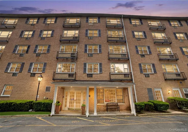 Homes for sale in Eastchester, NY | 4 Consulate Dr #3C, Eastchester, NY 10707 | MLS# 1005968