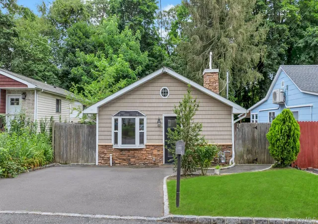 2nd image of 30 Harding Rd, Ronkonkoma, NY 11779 | MLS# 1005970