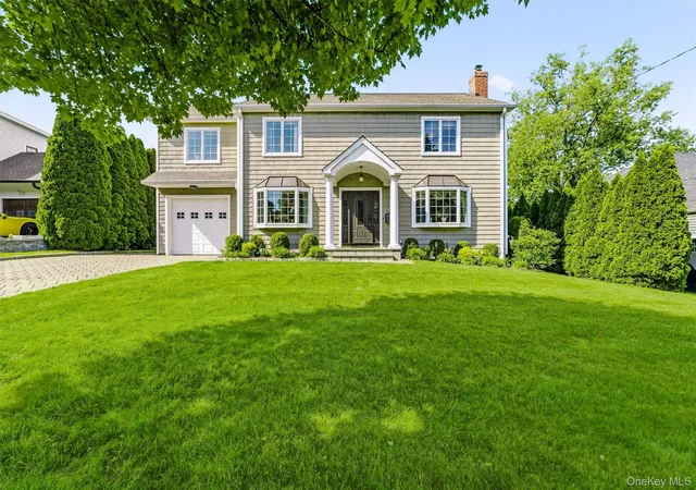 Photo 3 of Single family home for sale at 185 Old Wilmot Rd, Eastchester, NY 10583 | MLS# 1005972 | Listing updated on 2026-08-29