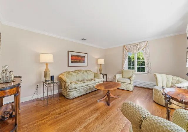 Photo 4 of Single family home for sale at 185 Old Wilmot Rd, Eastchester, NY 10583 | MLS# 1005972 | Listing updated on 2026-08-29