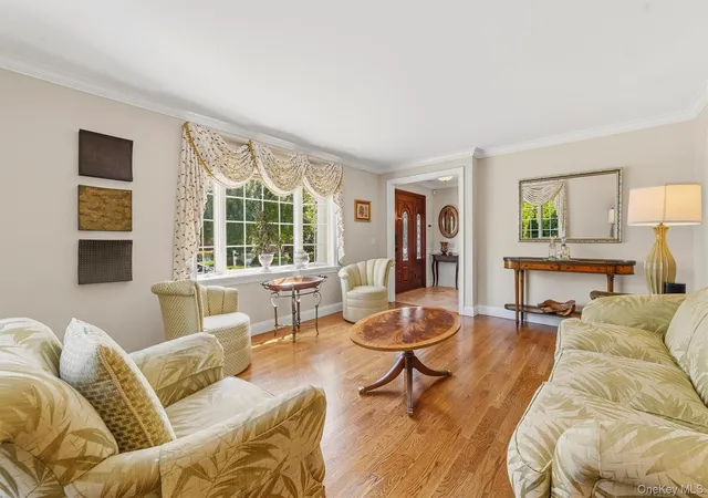 Photo 3 of Single family home for sale at 185 Old Wilmot Rd, Eastchester, NY 10583 | MLS# 1005972 | Listing updated on 2026-10-06