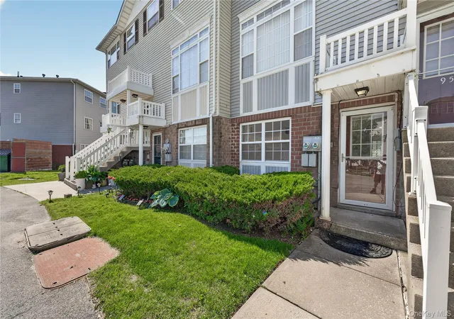 45th image of 93 Admiral Ct, Bronx, NY 10473 | MLS# 1006002