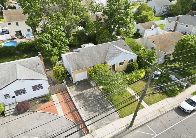 Photo 3 of Sale Pending at 132 Davison Ave, Oceanside, NY 11572 | MLS# 1006004 | Listing updated on 2026-06-23