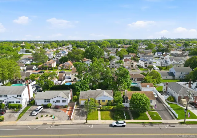 Photo 3 of Sale Pending at 132 Davison Ave, Oceanside, NY 11572 | MLS# 1006004 | Listing updated on 2026-06-23