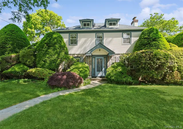 1st image of 621 Oxford St, Westbury, NY 11590 | MLS# 1006017