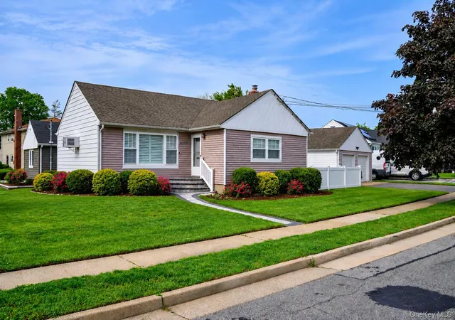 Photo 1 of Single family home for sale at 130 Boylston St, Hempstead, NY 11550 | MLS# 1006058 | Listing updated on 2026-10-08