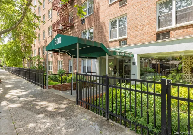 Homes for sale in Mount Vernon, NY | 600 Locust St #5K, Mount Vernon, NY 10552 | MLS# 1006060