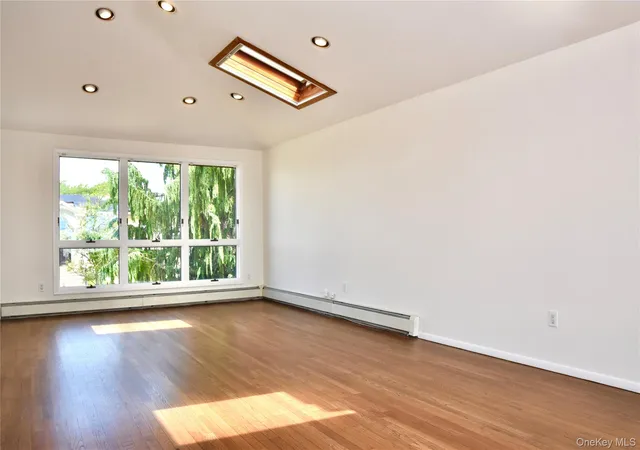 3rd image of 2977 Charlotte Dr, Hempstead, NY 11566 | MLS# 1006062