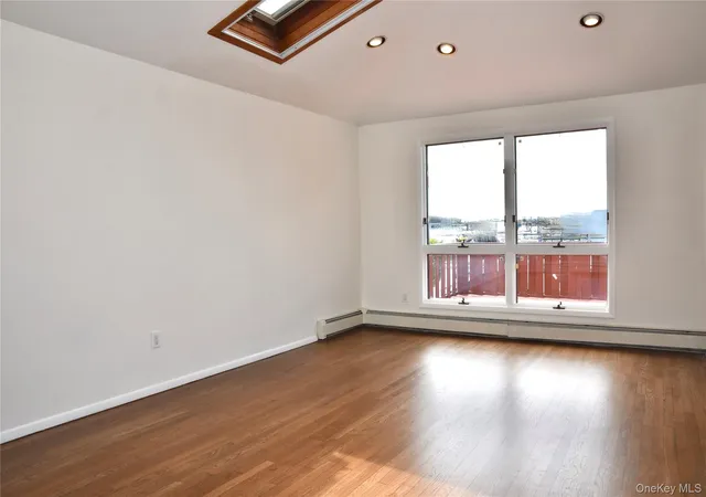 4th image of 2977 Charlotte Dr, Hempstead, NY 11566 | MLS# 1006062