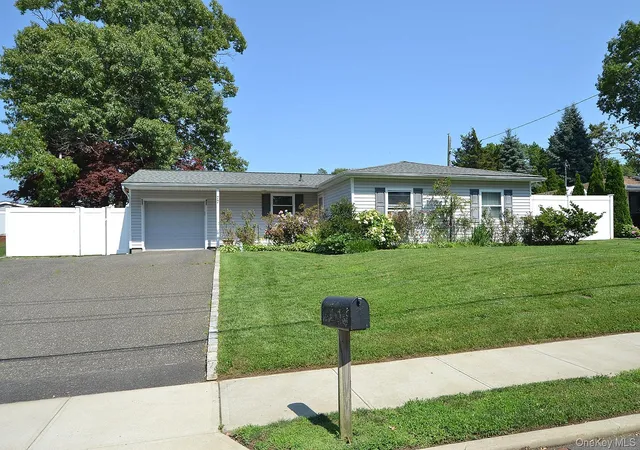 4th image of 77 S Bicycle Path, Brookhaven, NY 11784 | MLS# 1006063