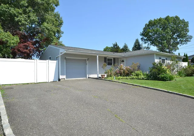 5th image of 77 S Bicycle Path, Brookhaven, NY 11784 | MLS# 1006063