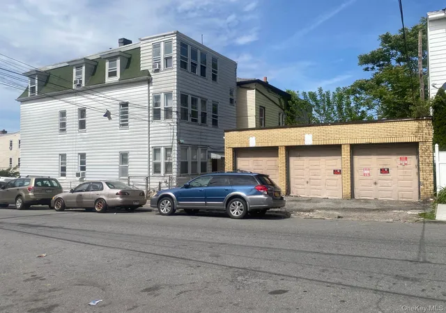 Photo 3 of Multi family home for sale at 173 Elm St, Yonkers, NY 10701 | MLS# 1006091 | Listing updated on 2026-06-13