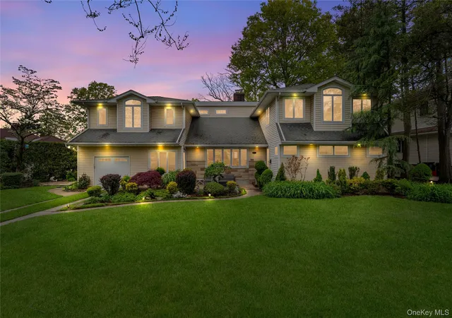 Photo 1 of Sale Pending at 565 Mohawk Rd, Hempstead, NY 11552 | MLS# 1006099 | Listing updated on 2026-09-01