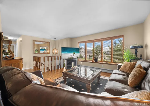 2nd image of 117 Washington Pl, Massapequa, NY 11758 | MLS# 1006105