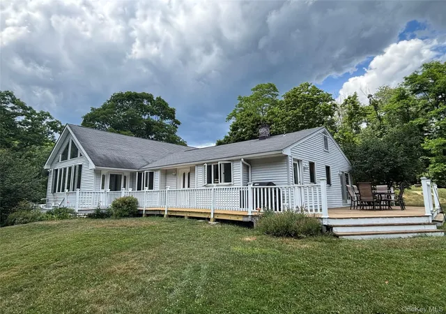 Homes for sale in Pleasant Valley, NY | 8 Trillium Rd, Pleasant Valley, NY 12569 | MLS# 1006136