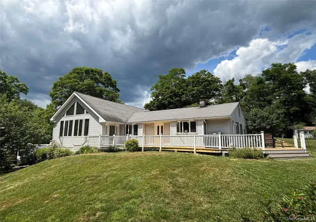 Homes for sale in Pleasant Valley, NY | 8 Trillium Rd, Pleasant Valley, NY 12569 | MLS# 1006136