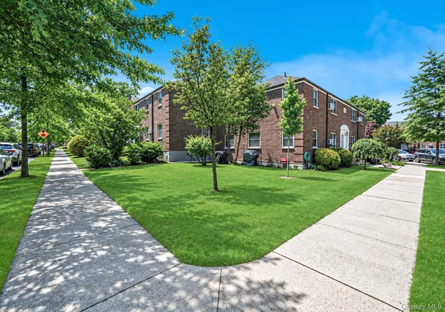 Photo 3 of Sale Pending at 5844 251st Street #191, Little Neck, NY 11362 | MLS# 1006137 | Listing updated on 2026-06-16
