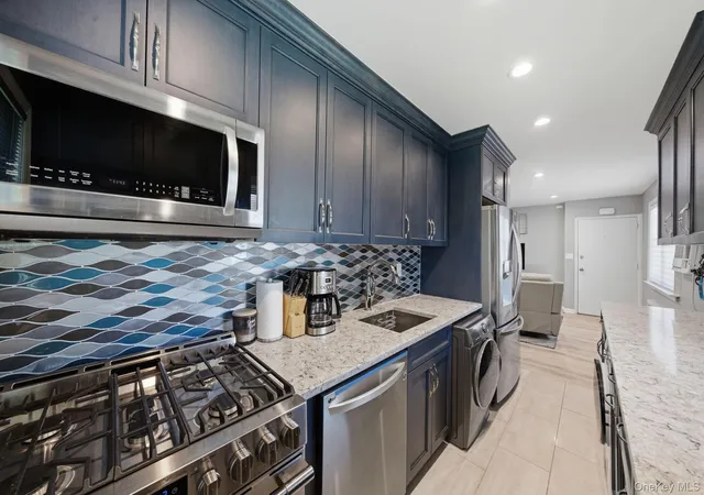Photo 4 of Sale Pending at 5844 251st Street #191, Little Neck, NY 11362 | MLS# 1006137 | Listing updated on 2026-06-16
