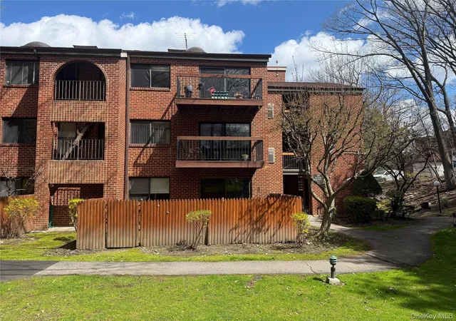 1st image of 10 Bronxville Glen Dr #1, Yonkers, NY 10708 | MLS# 1006141