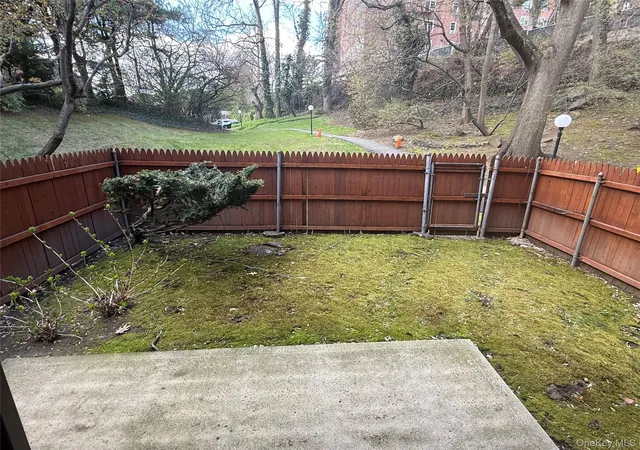 19th image of 10 Bronxville Glen Dr #1, Yonkers, NY 10708 | MLS# 1006141