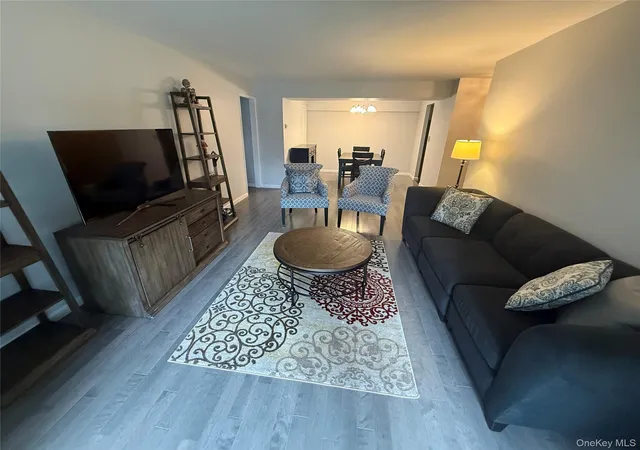 5th image of 10 Bronxville Glen Dr #1, Yonkers, NY 10708 | MLS# 1006141